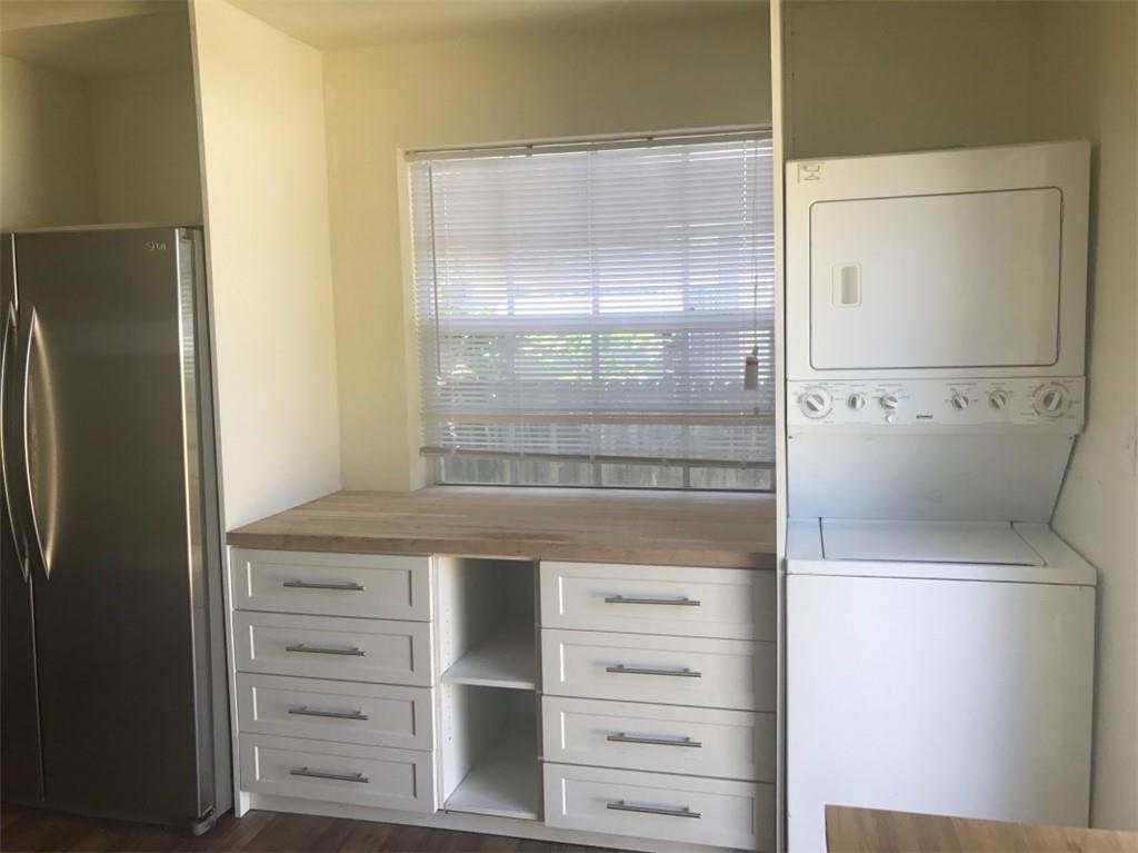 Hollywood Park 4-19 B - Residential Lease