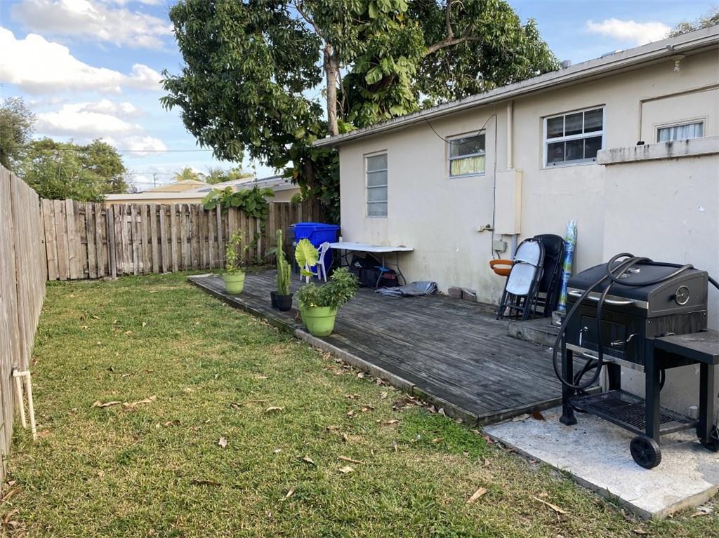 Hollywood Park 4-19 B - Residential Lease