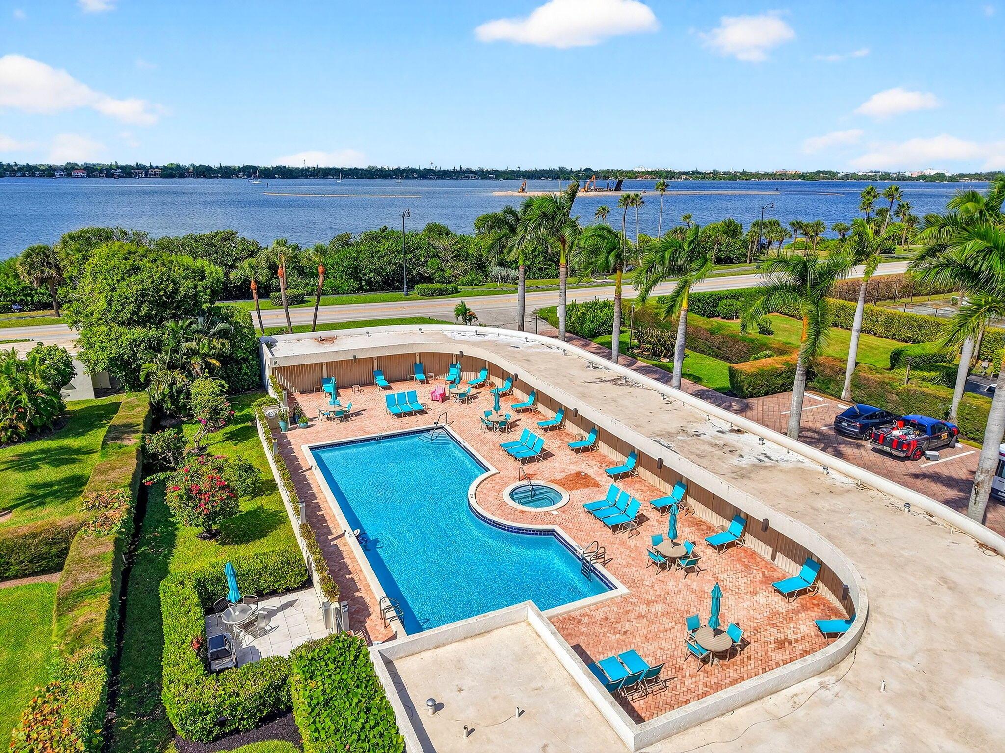 EMERAUDE CONDO - Residential