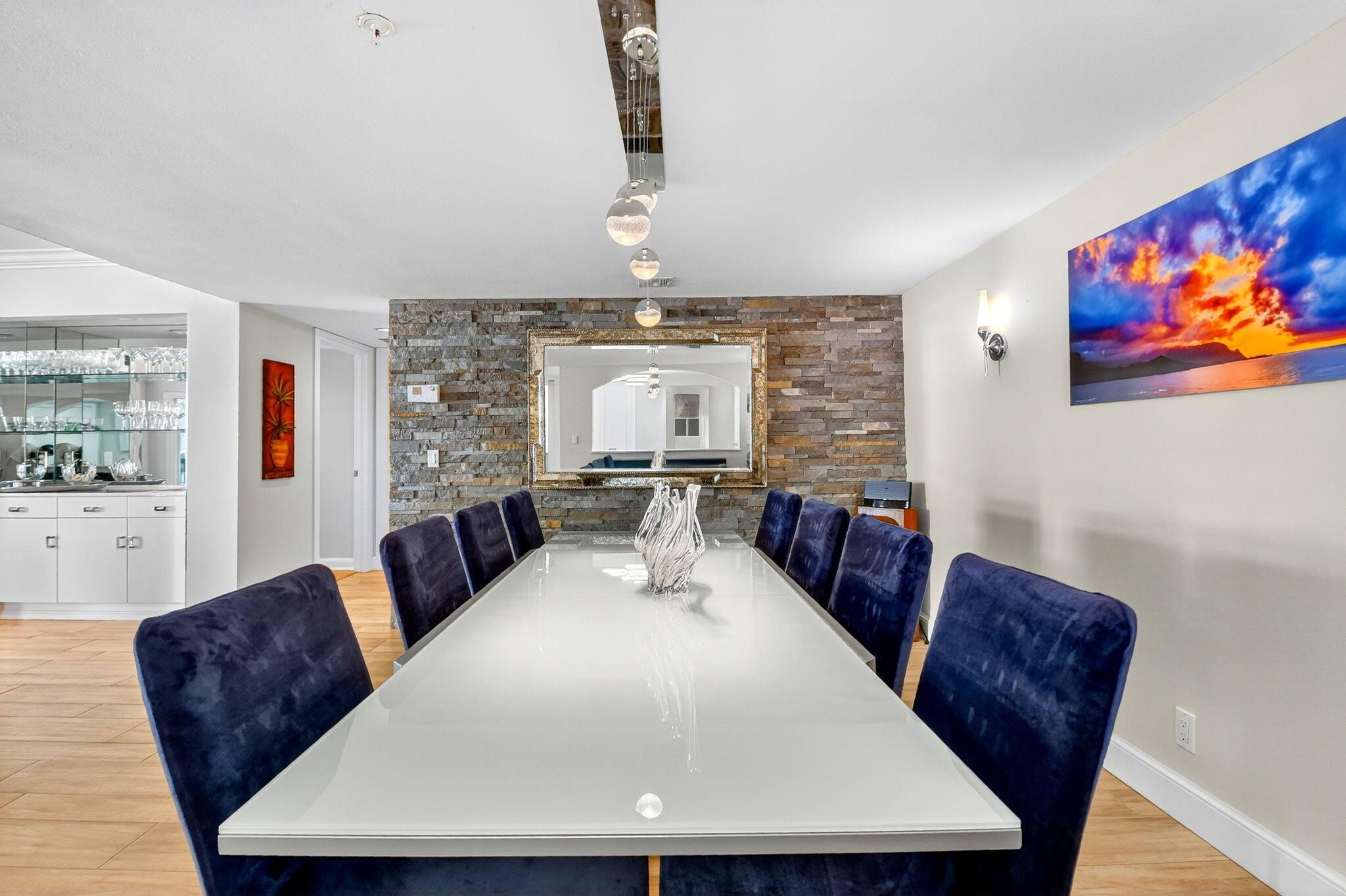 EMERAUDE CONDO - Residential