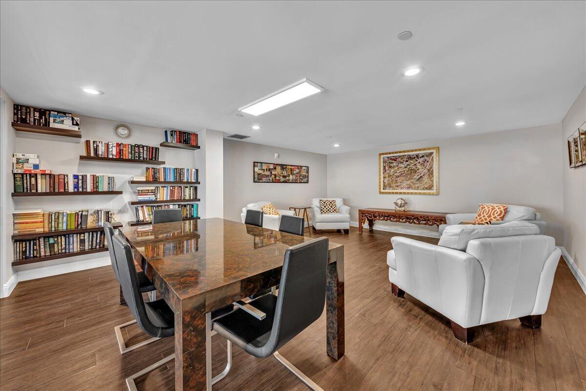 EMERAUDE CONDO - Residential