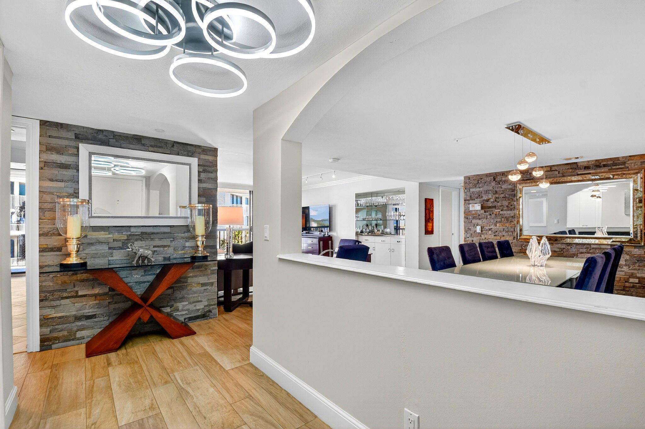 EMERAUDE CONDO - Residential