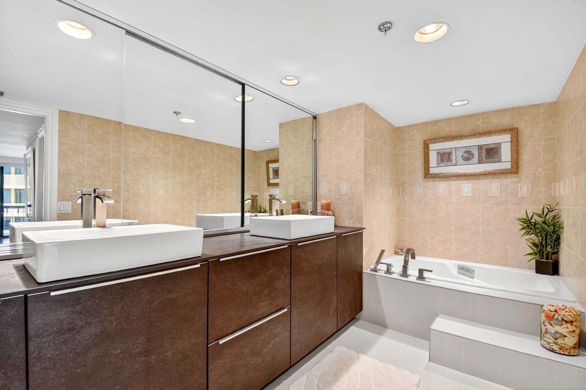 EMERAUDE CONDO - Residential