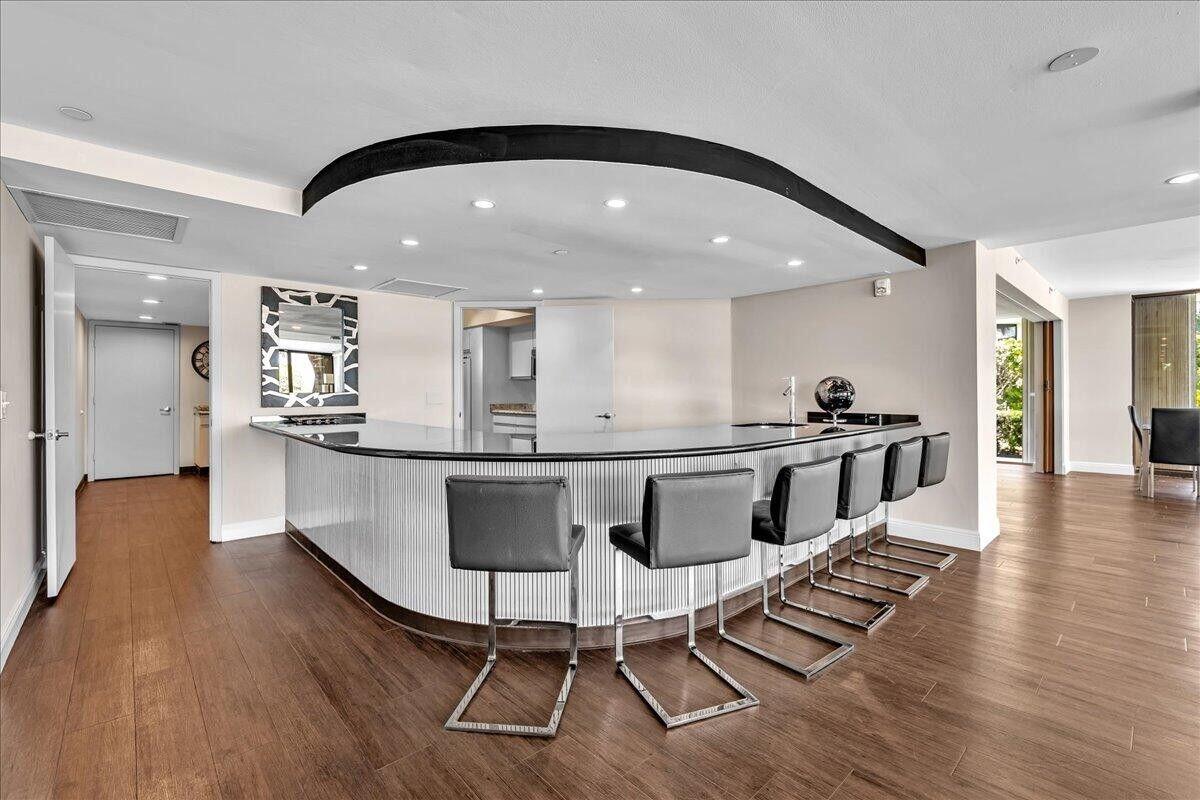 EMERAUDE CONDO - Residential