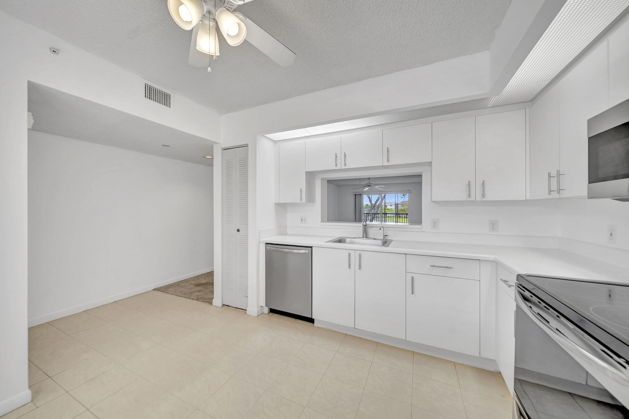 SUFFOLK AT CENTURY VILLAGE - Residential