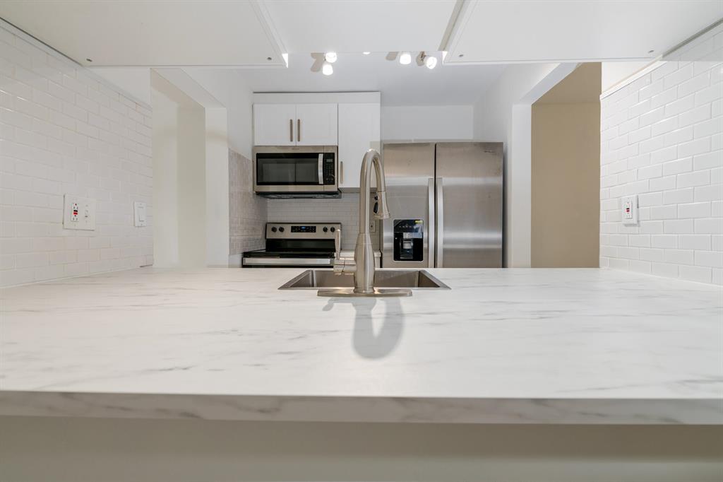 LA PLACIDA CONDO PH 1 - Residential