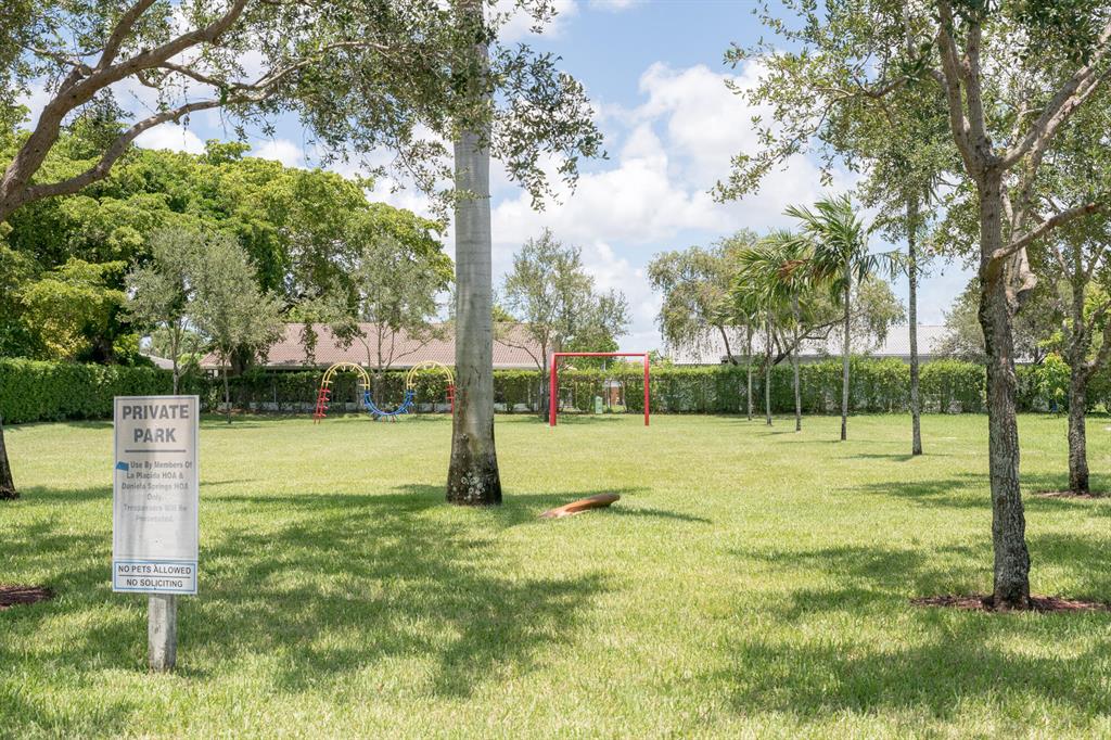 LA PLACIDA CONDO PH 1 - Residential