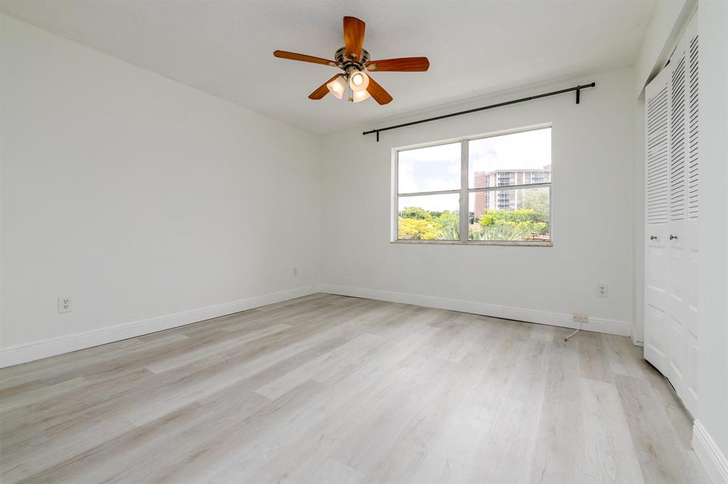 LA PLACIDA CONDO PH 1 - Residential