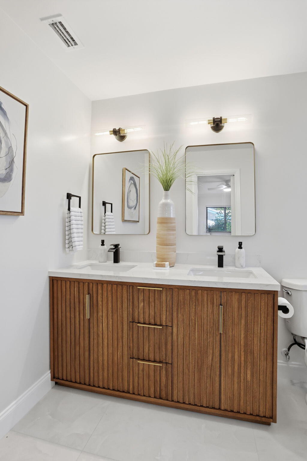 KINGSLAND PINES - Residential