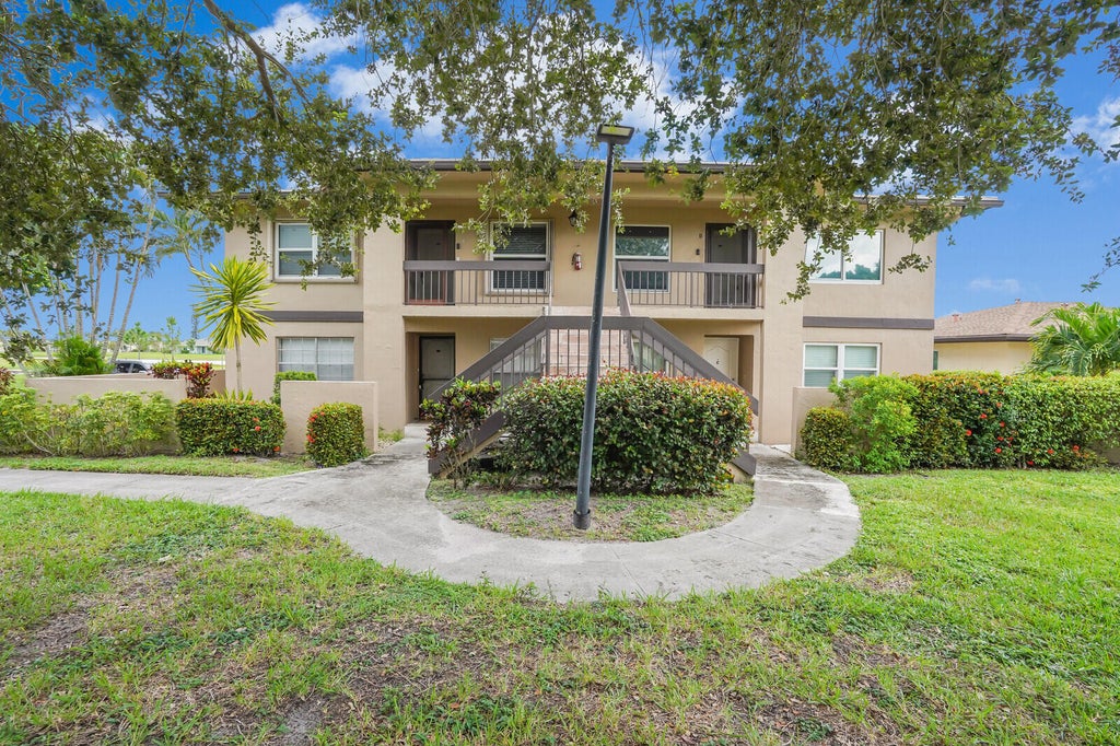 Photo of 13719 Via Aurora Way #A, Delray Beach, FL 33484 (MLS # B26079737)
