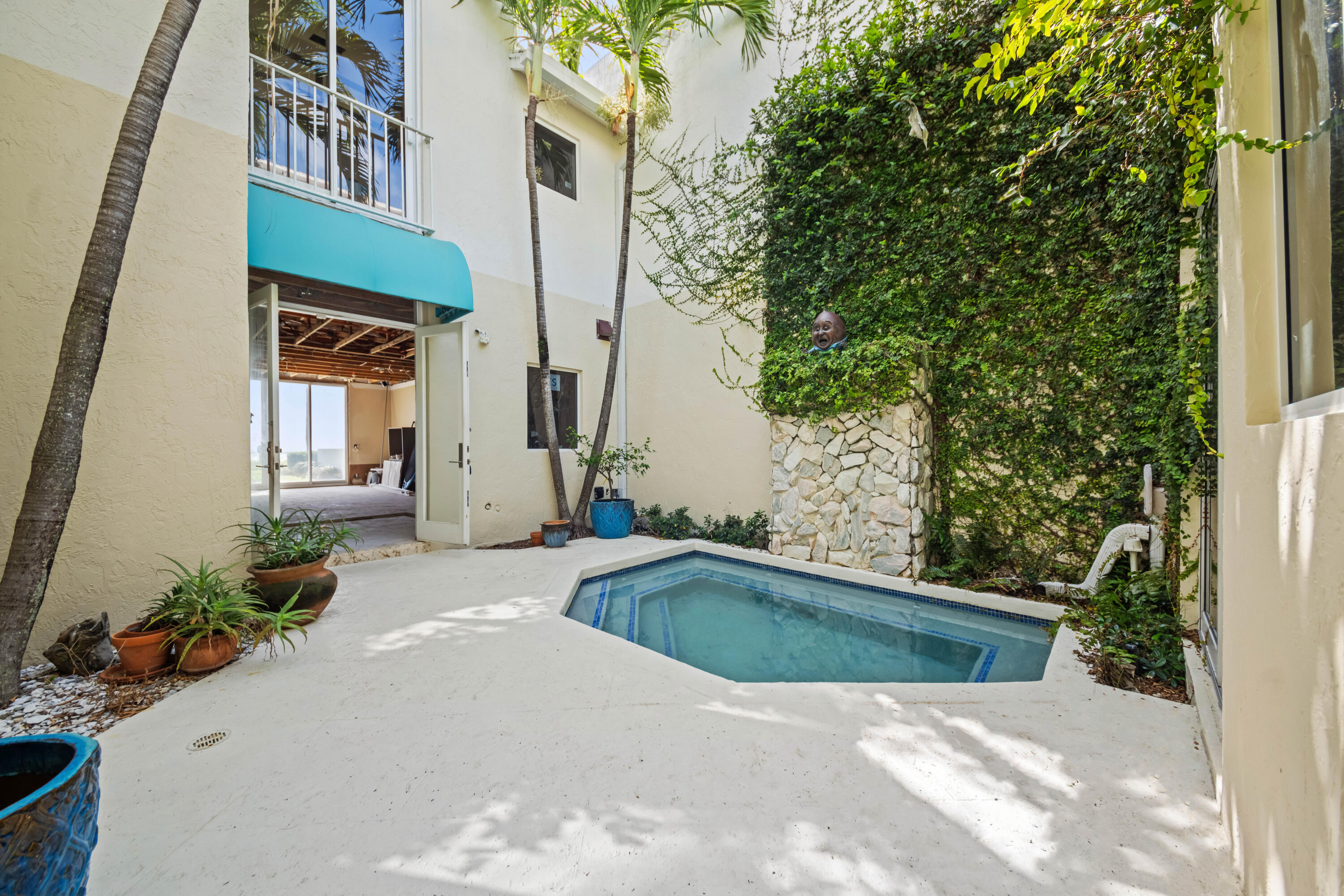 VILLAS OF OCEAN CREST - Residential