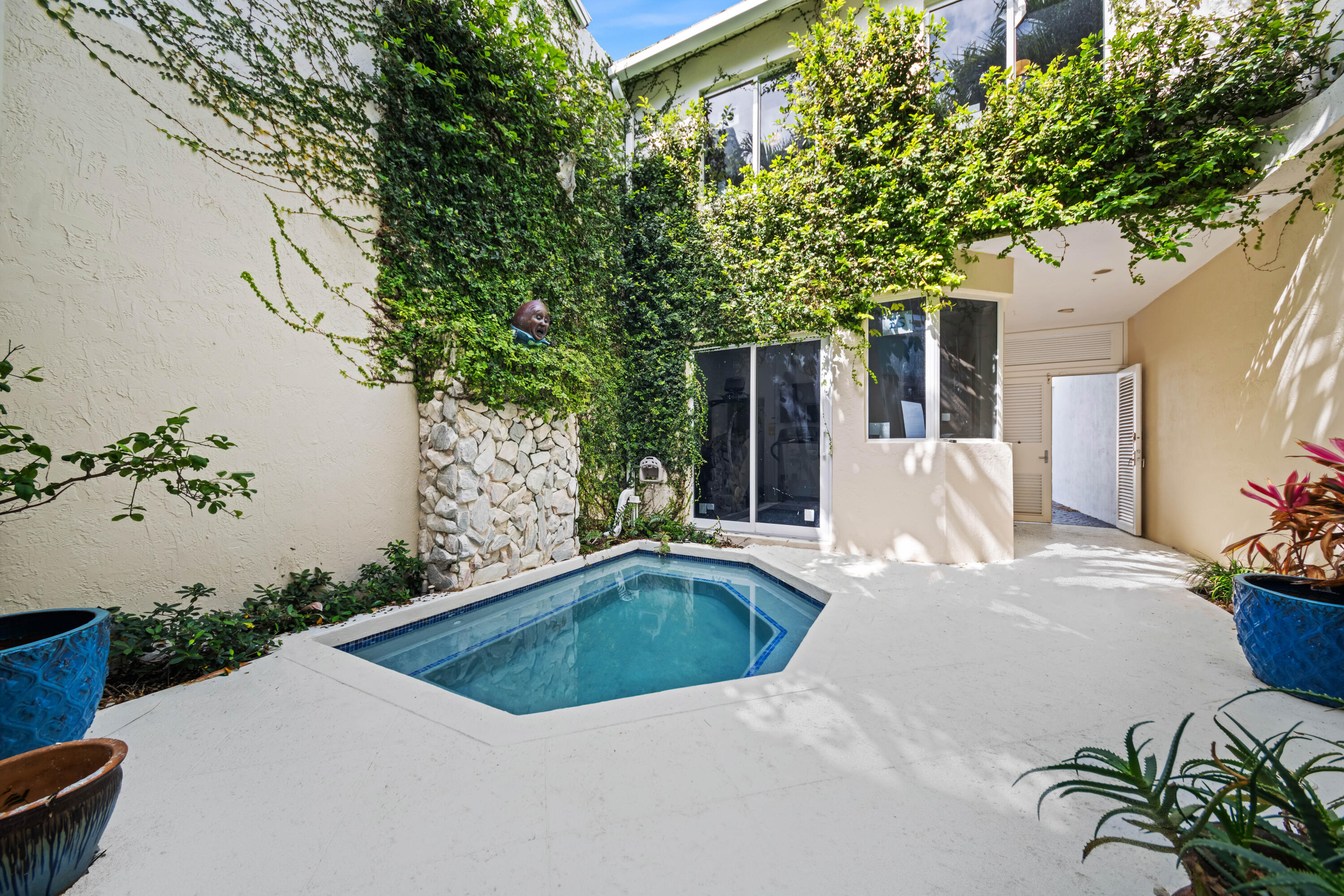 VILLAS OF OCEAN CREST - Residential