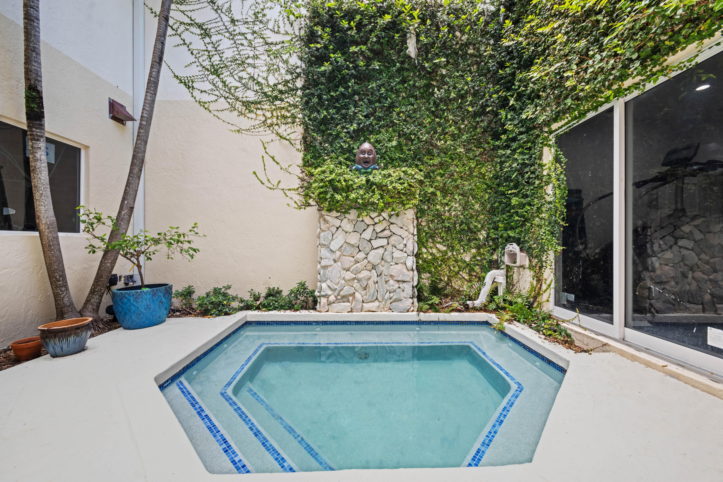 VILLAS OF OCEAN CREST - Residential