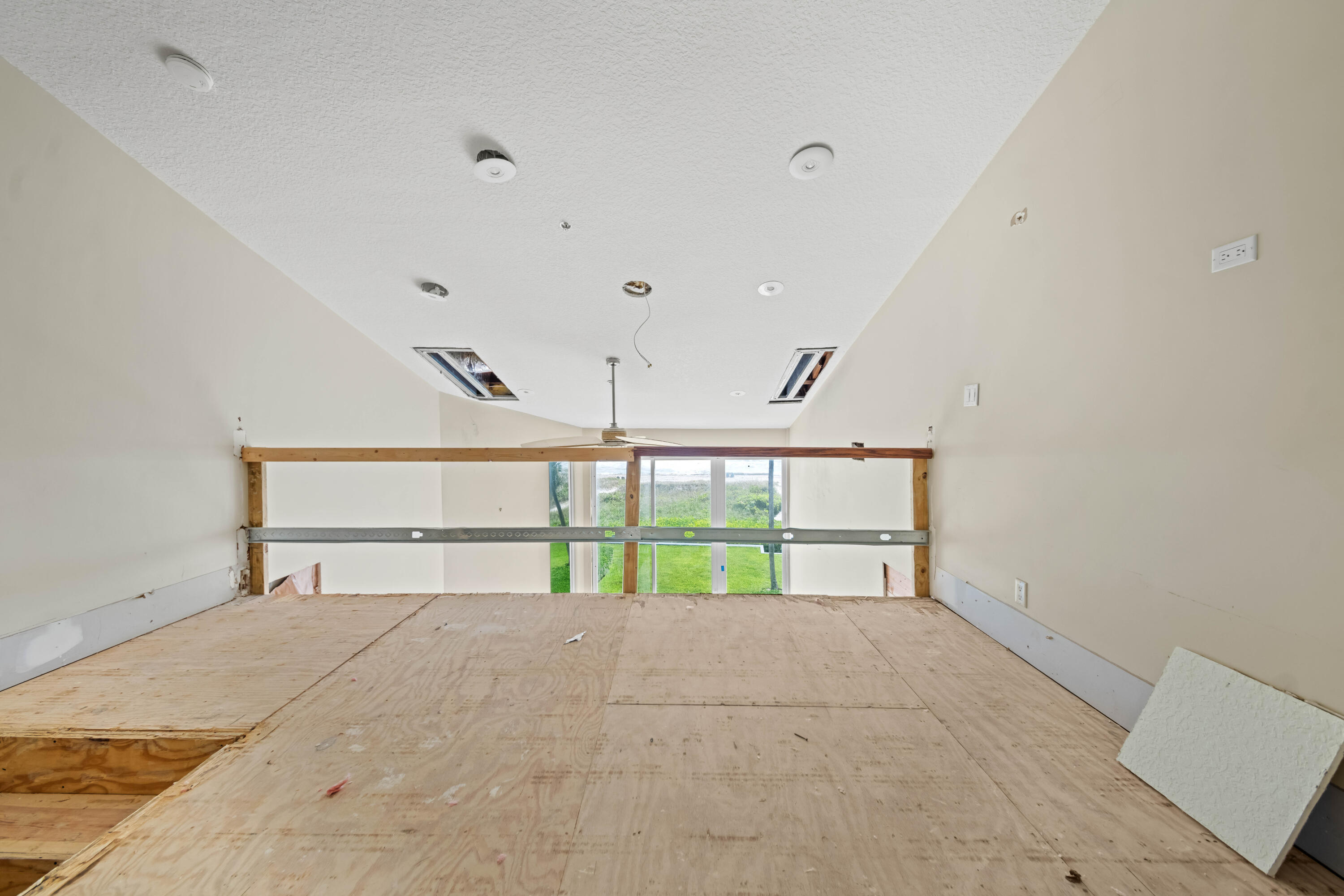 VILLAS OF OCEAN CREST - Residential