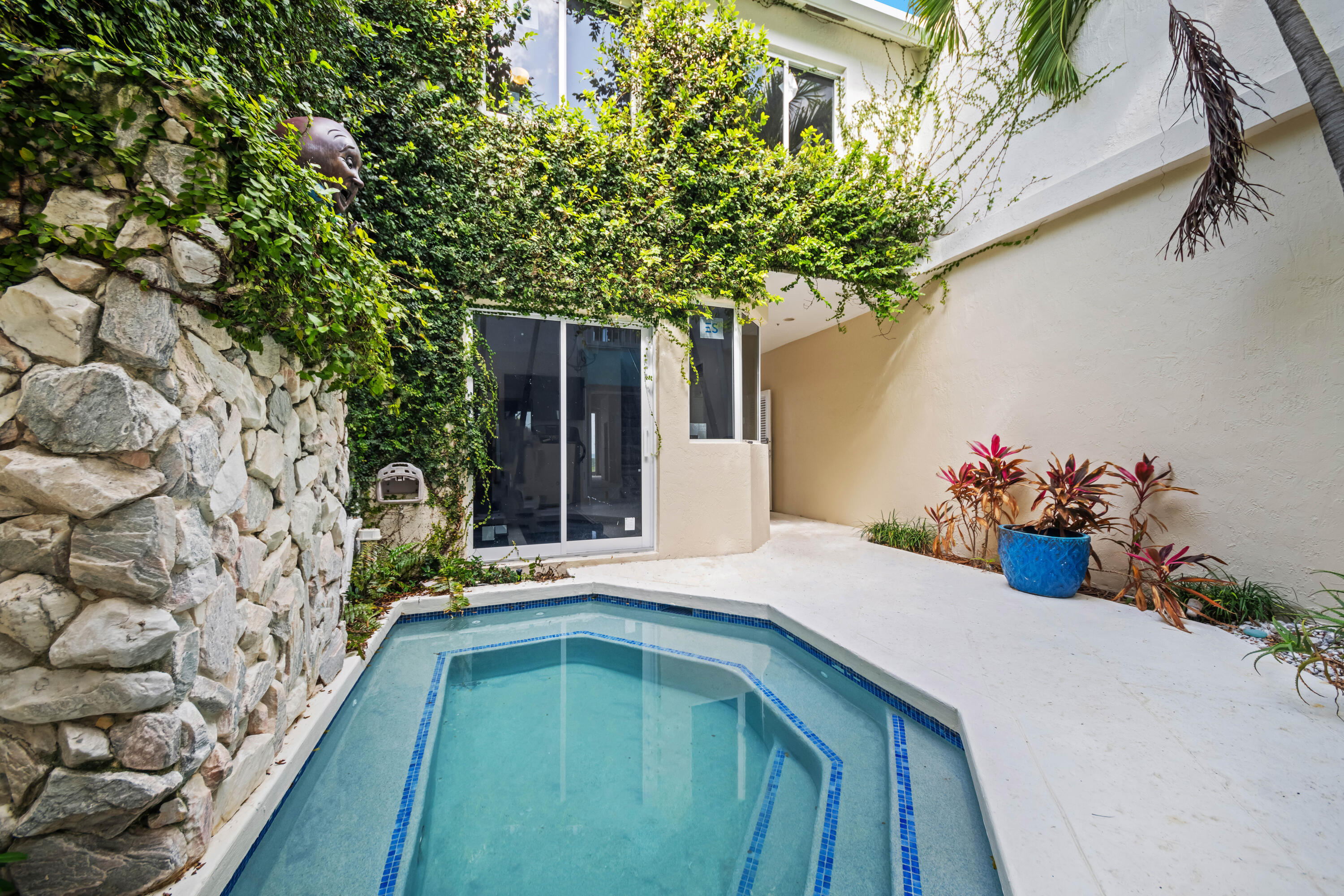 VILLAS OF OCEAN CREST - Residential