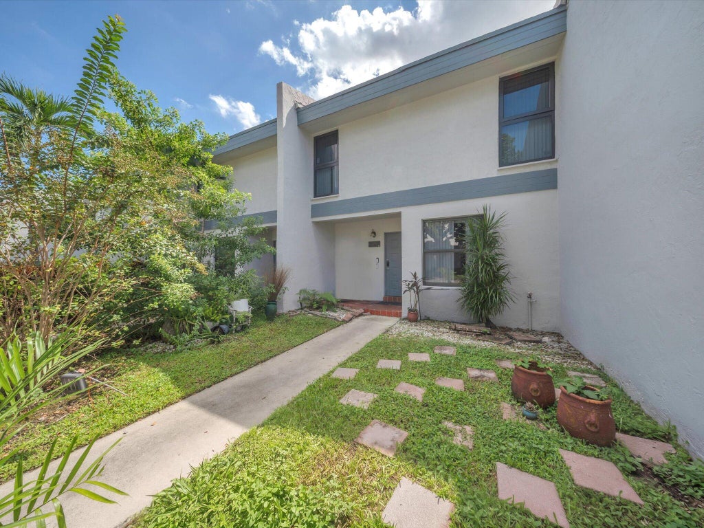 Photo of 9240 NW 14th Street, Pembroke Pines, FL 33024 (MLS # B26088166)