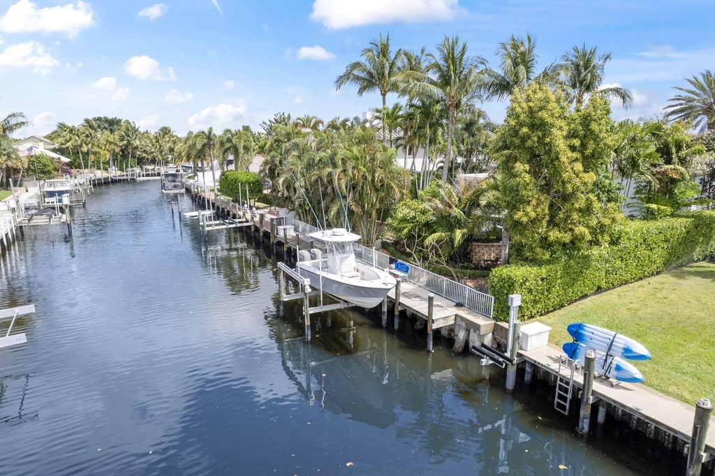 Photo of 14049 Port Circle, Palm Beach Gardens, FL 33410 (MLS # R11078308)