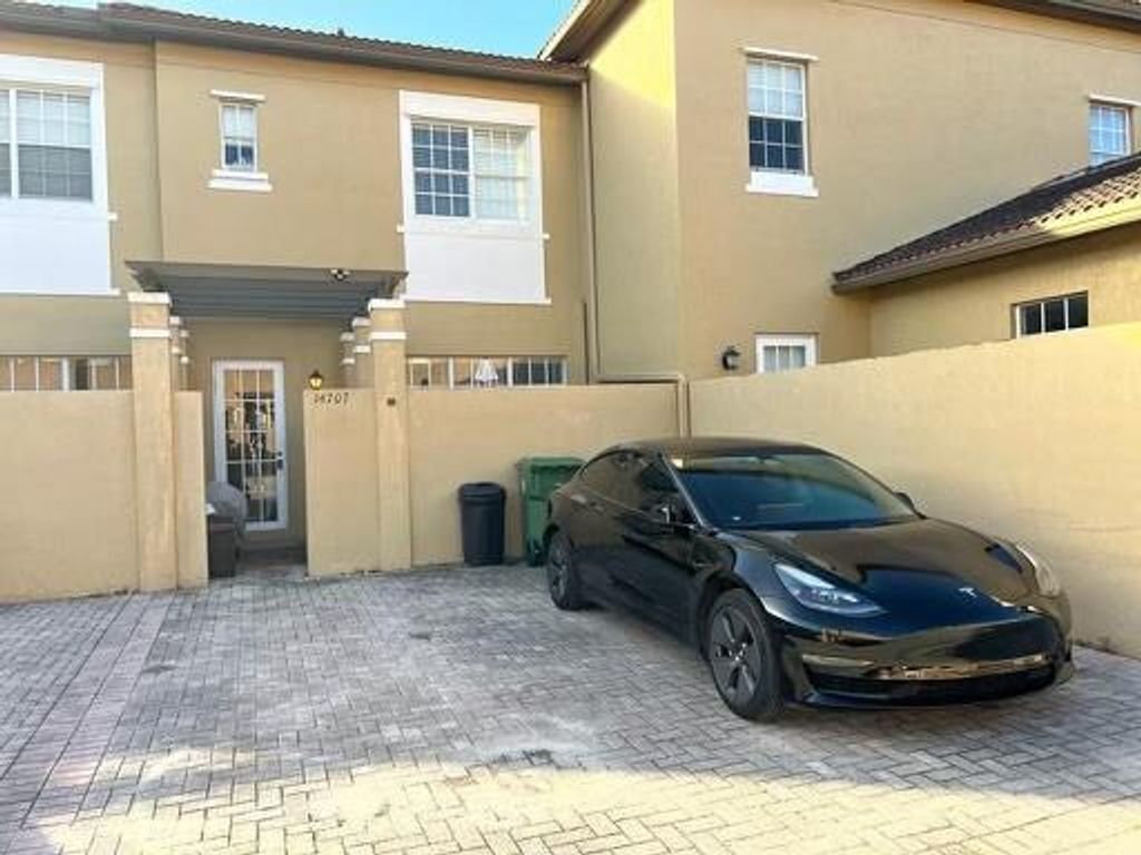 Photo of 14707 SW 7th St #14707, Pembroke Pines, FL 33028 (MLS # F10378876)