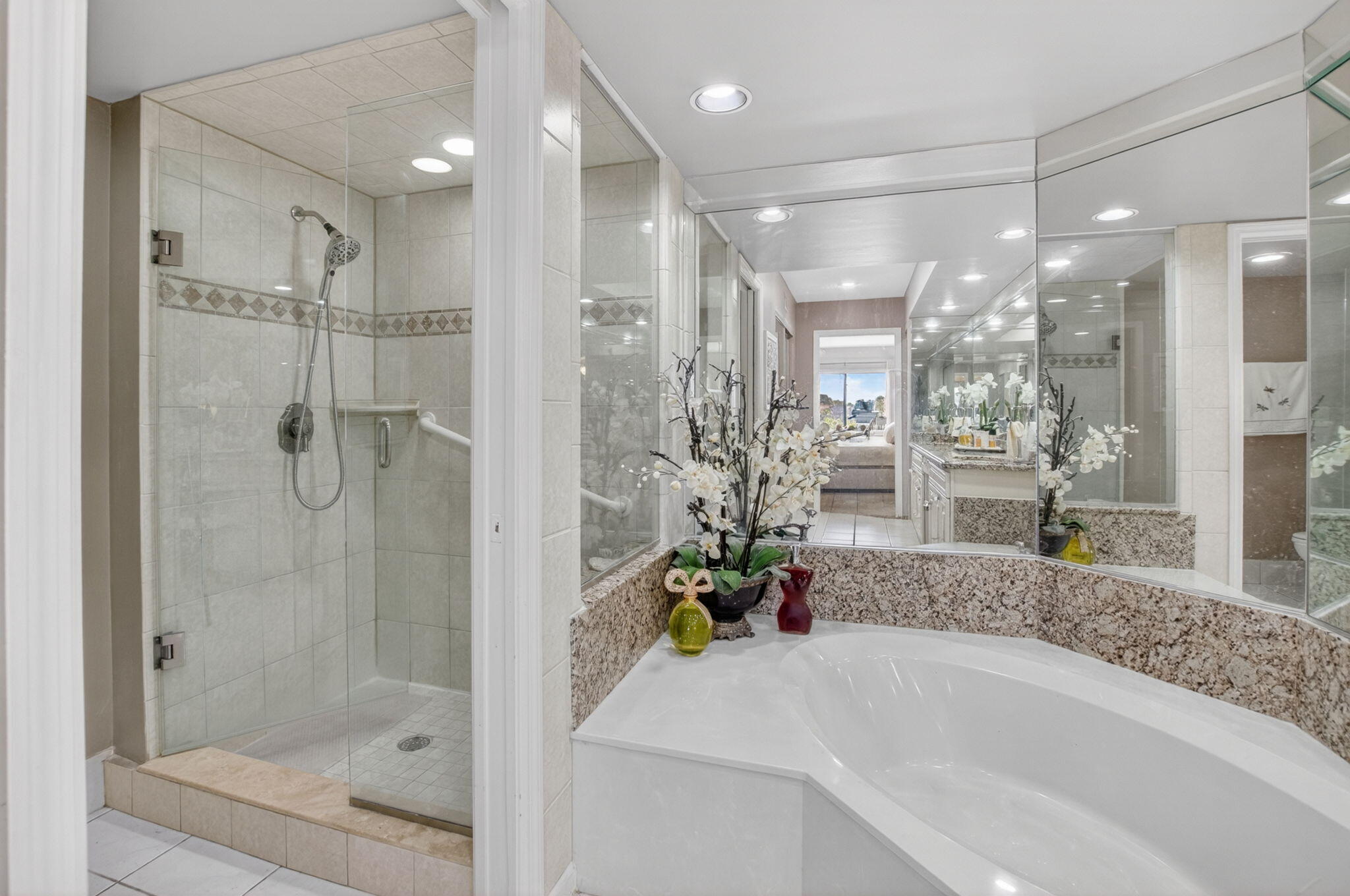 GLENEAGLES CONDO V - Residential