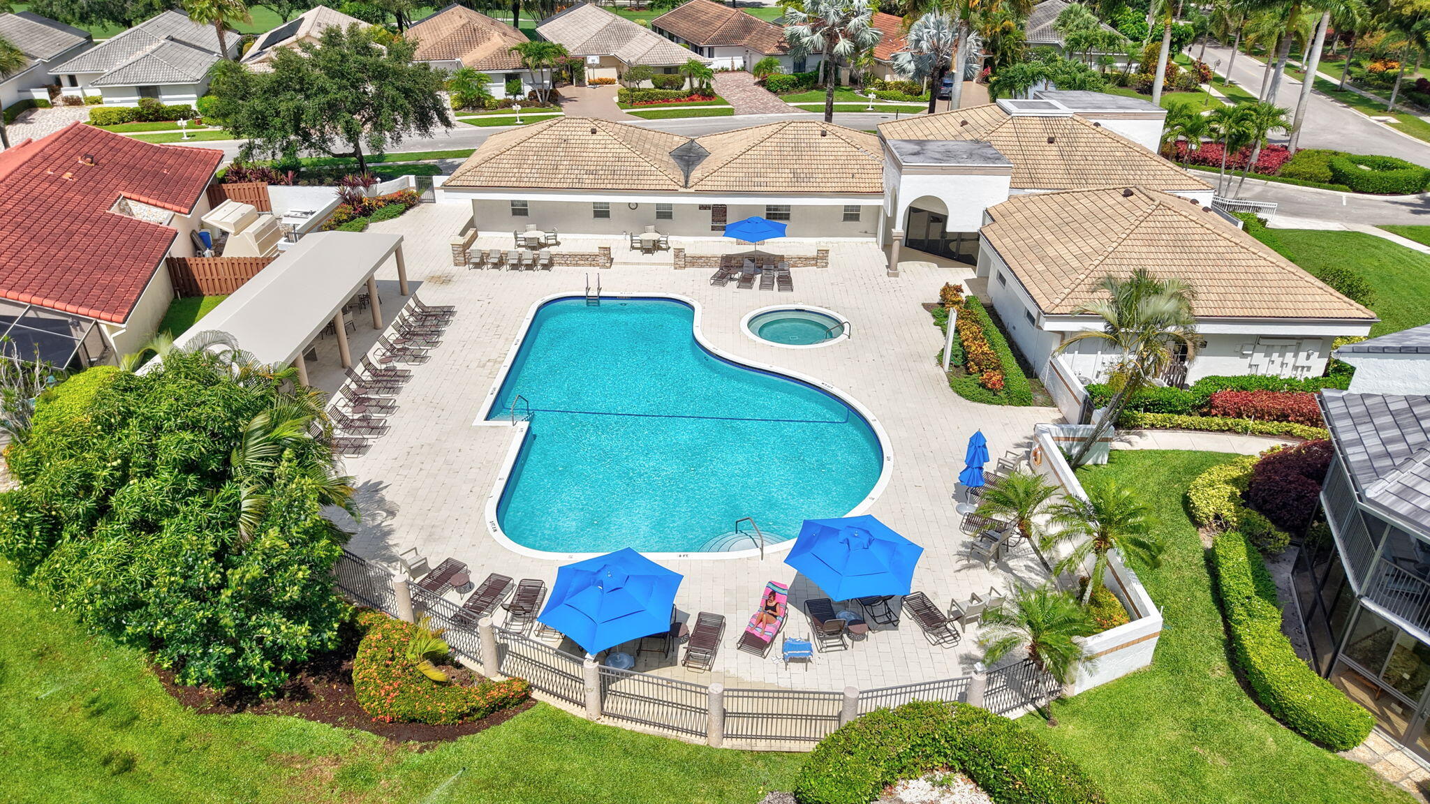 GLENEAGLES CONDO V - Residential