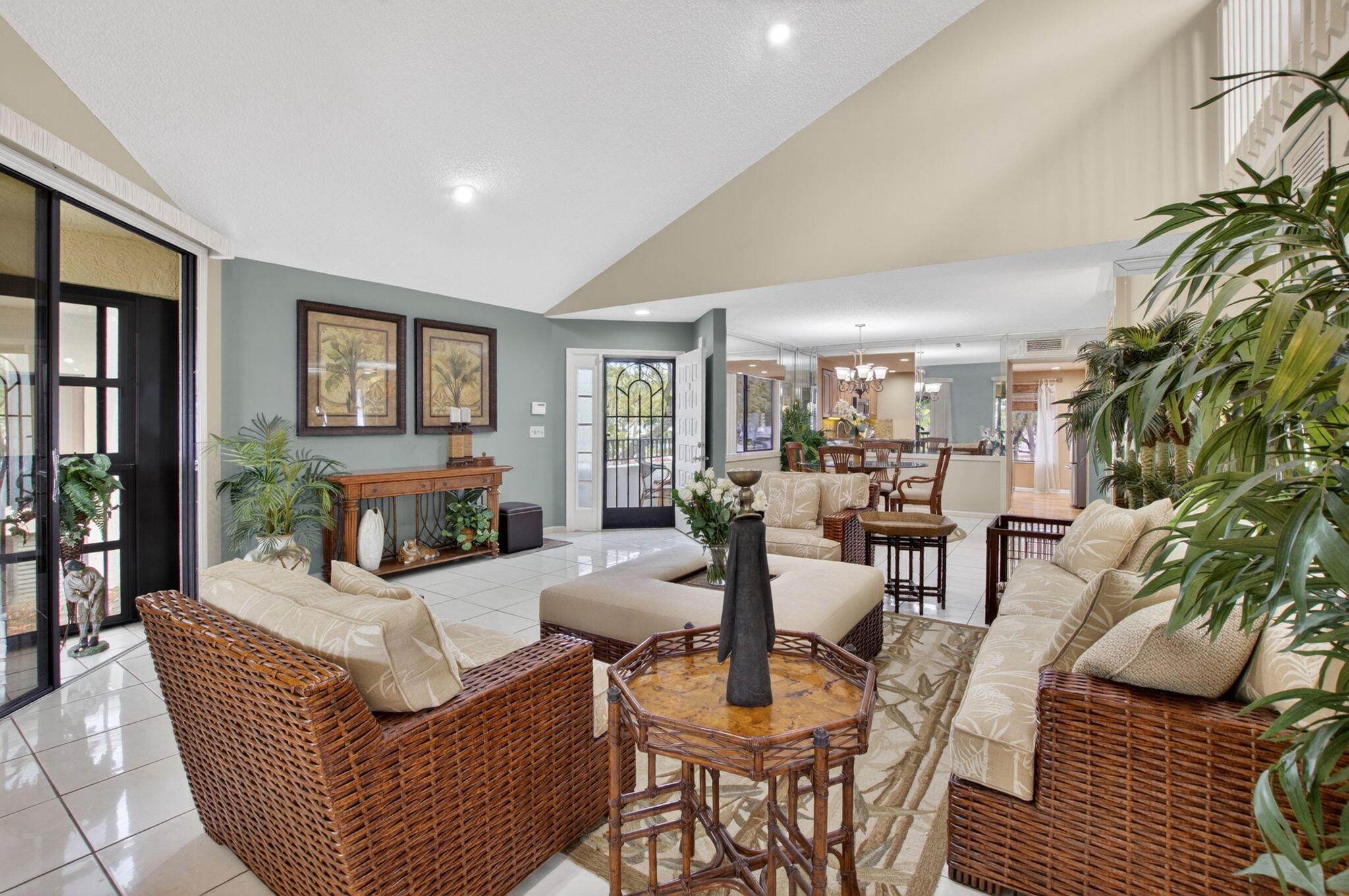 GLENEAGLES CONDO V - Residential
