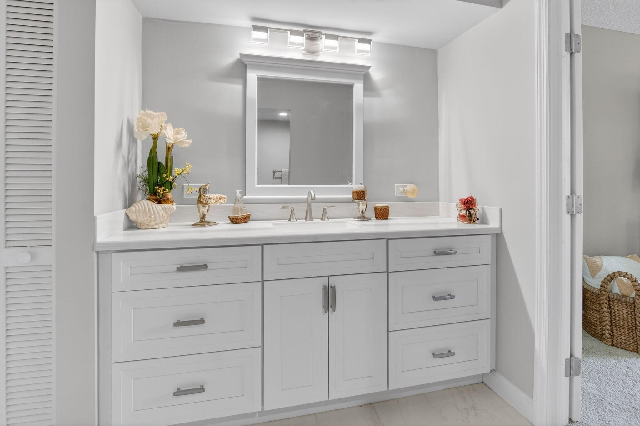 GLENEAGLES CONDO V - Residential