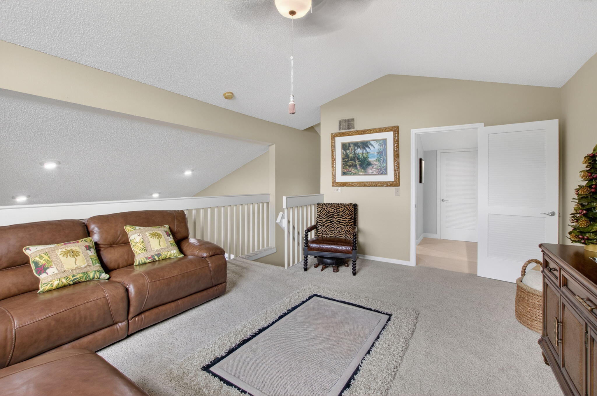 GLENEAGLES CONDO V - Residential