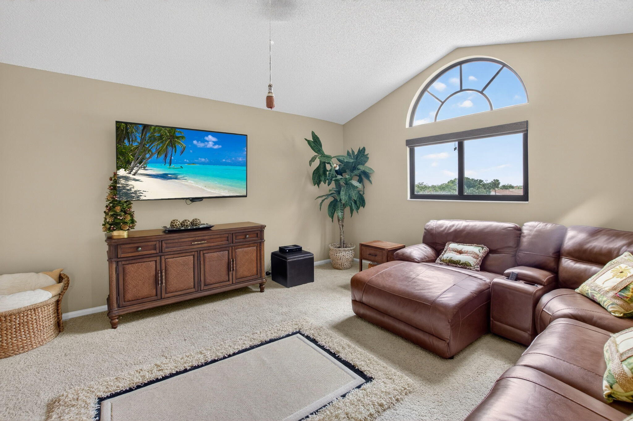 GLENEAGLES CONDO V - Residential