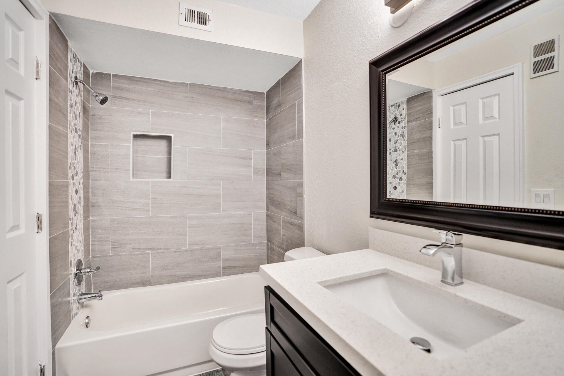 ISLES AT LAGO MAR CONDO - Residential Lease