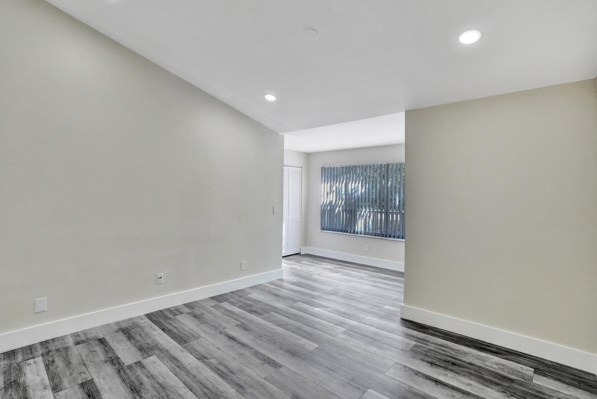ISLES AT LAGO MAR CONDO - Residential Lease