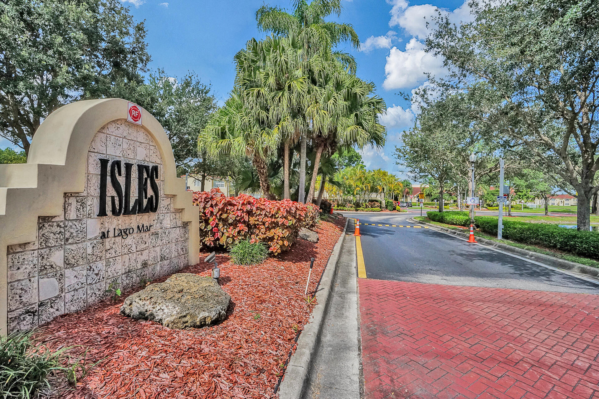ISLES AT LAGO MAR CONDO - Residential Lease