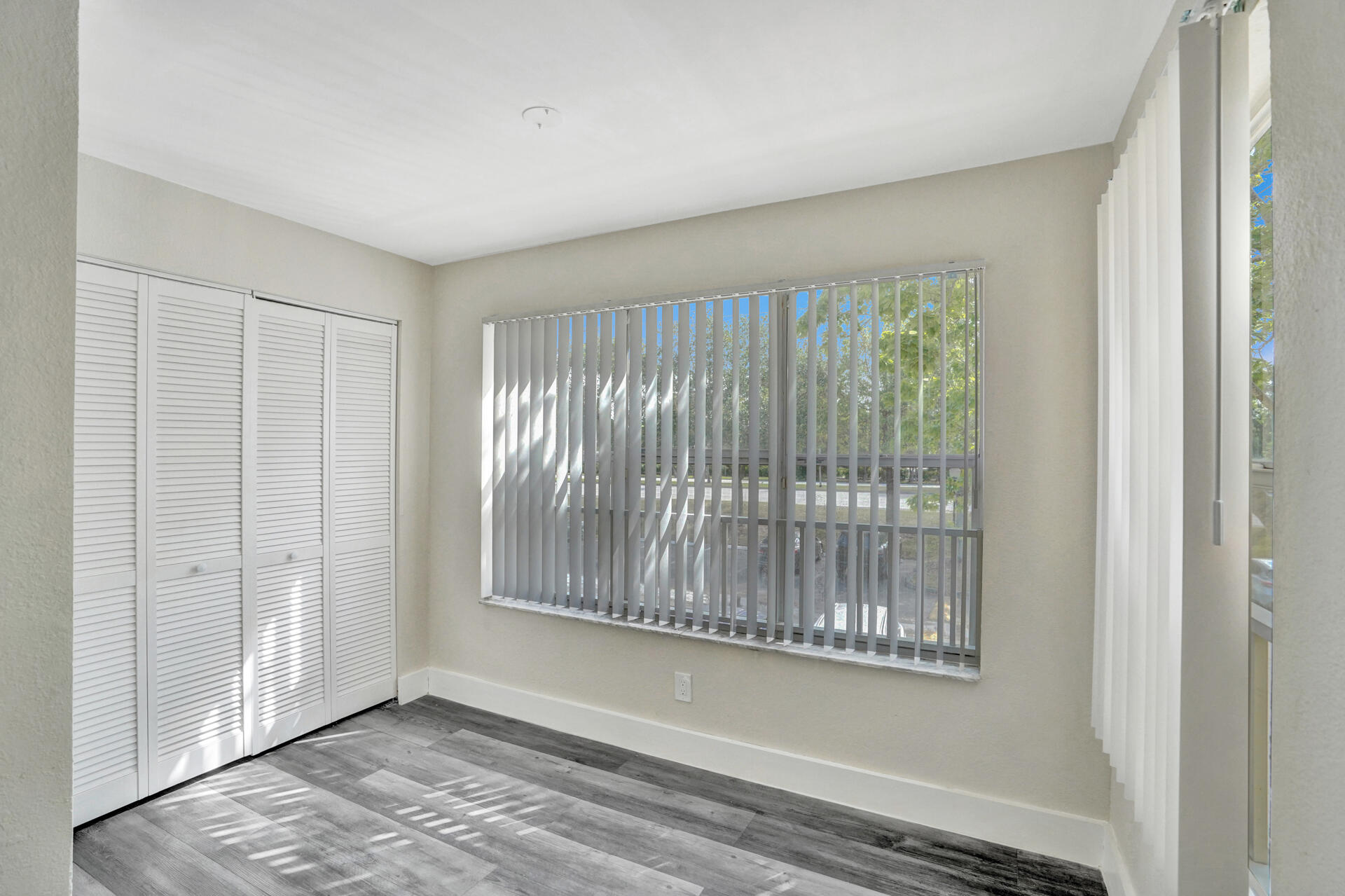 ISLES AT LAGO MAR CONDO - Residential Lease