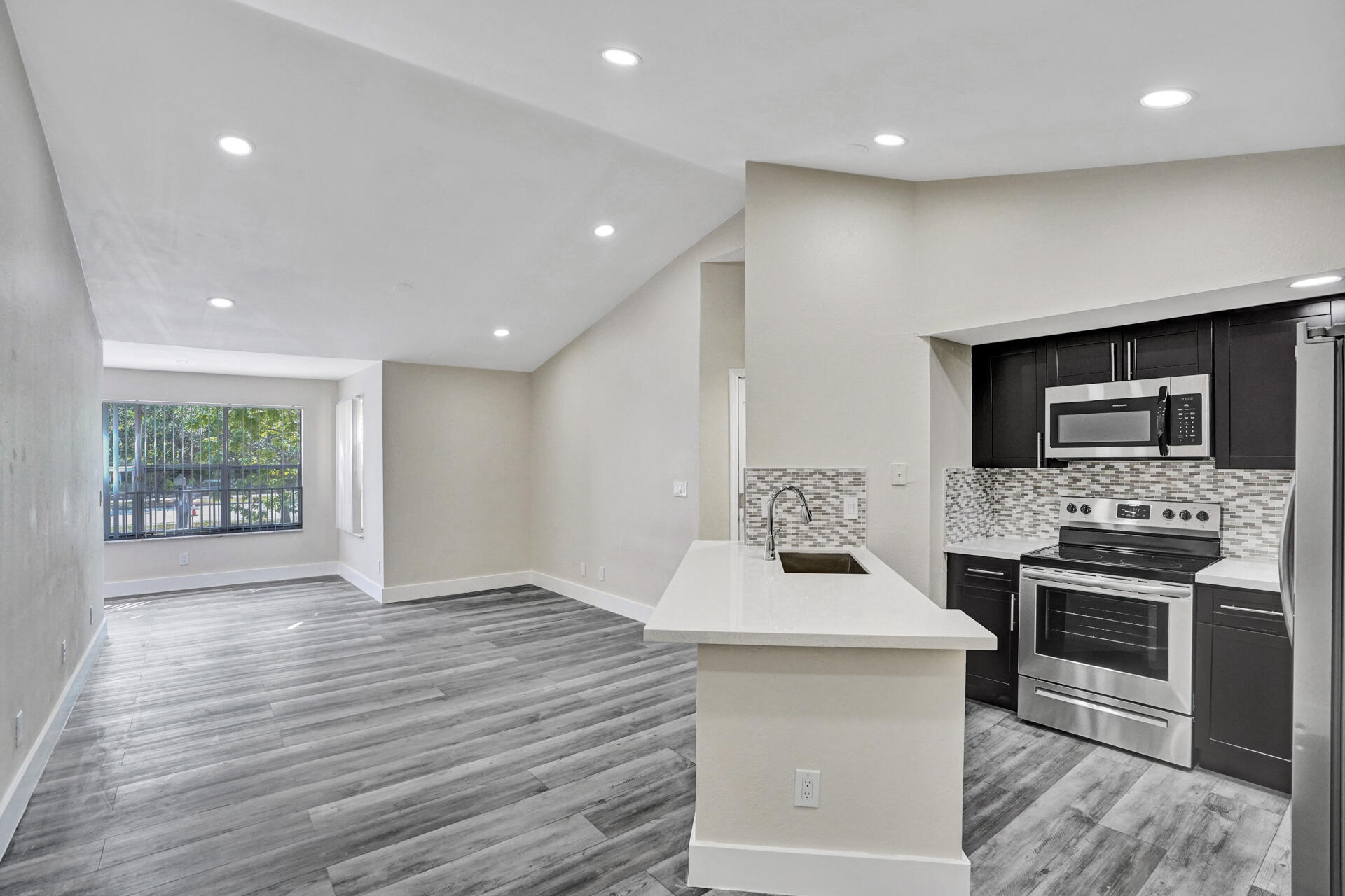 ISLES AT LAGO MAR CONDO - Residential Lease