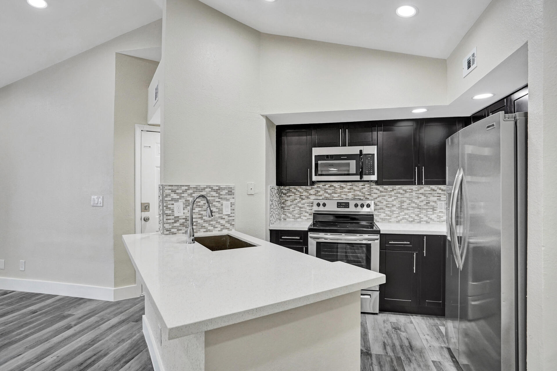 ISLES AT LAGO MAR CONDO - Residential Lease