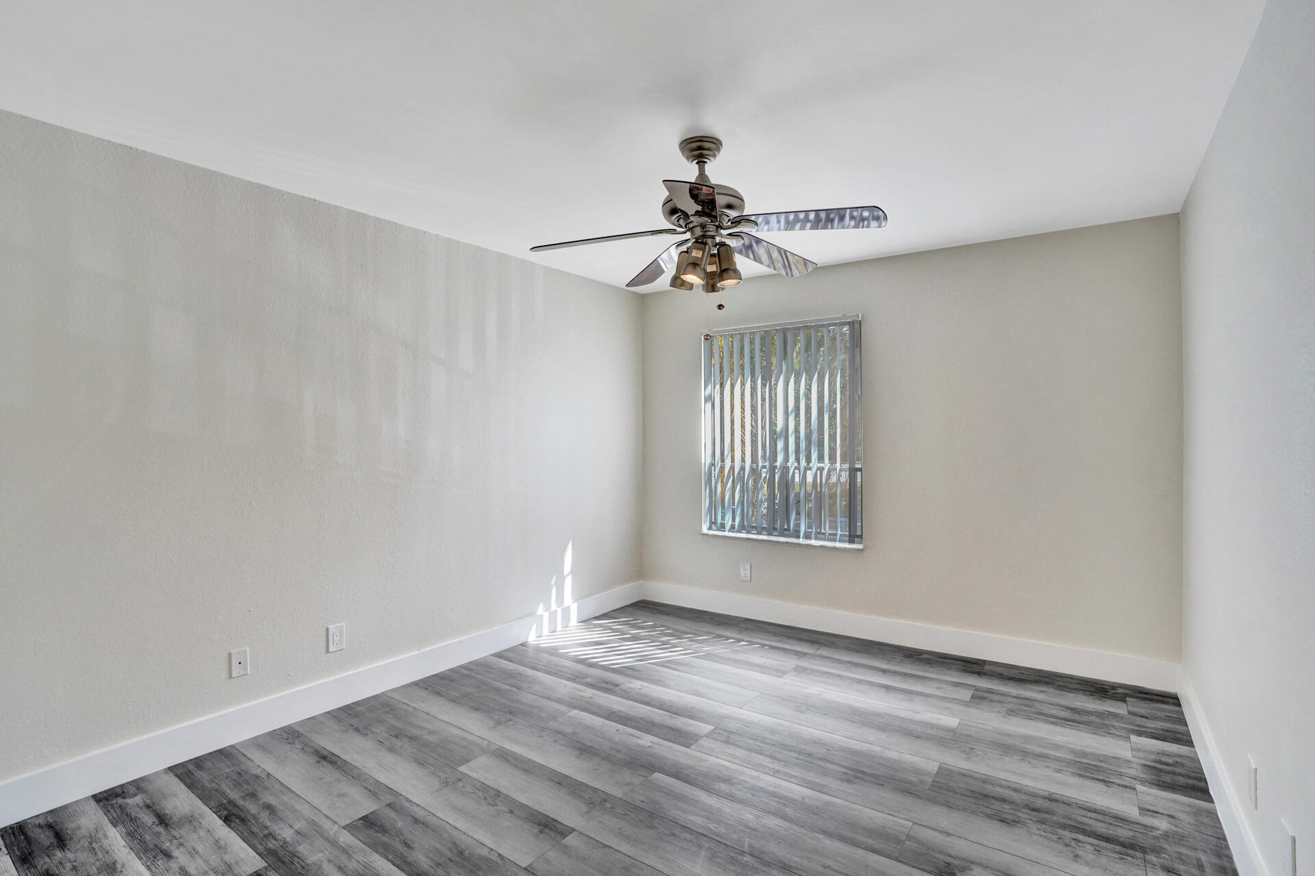 ISLES AT LAGO MAR CONDO - Residential Lease