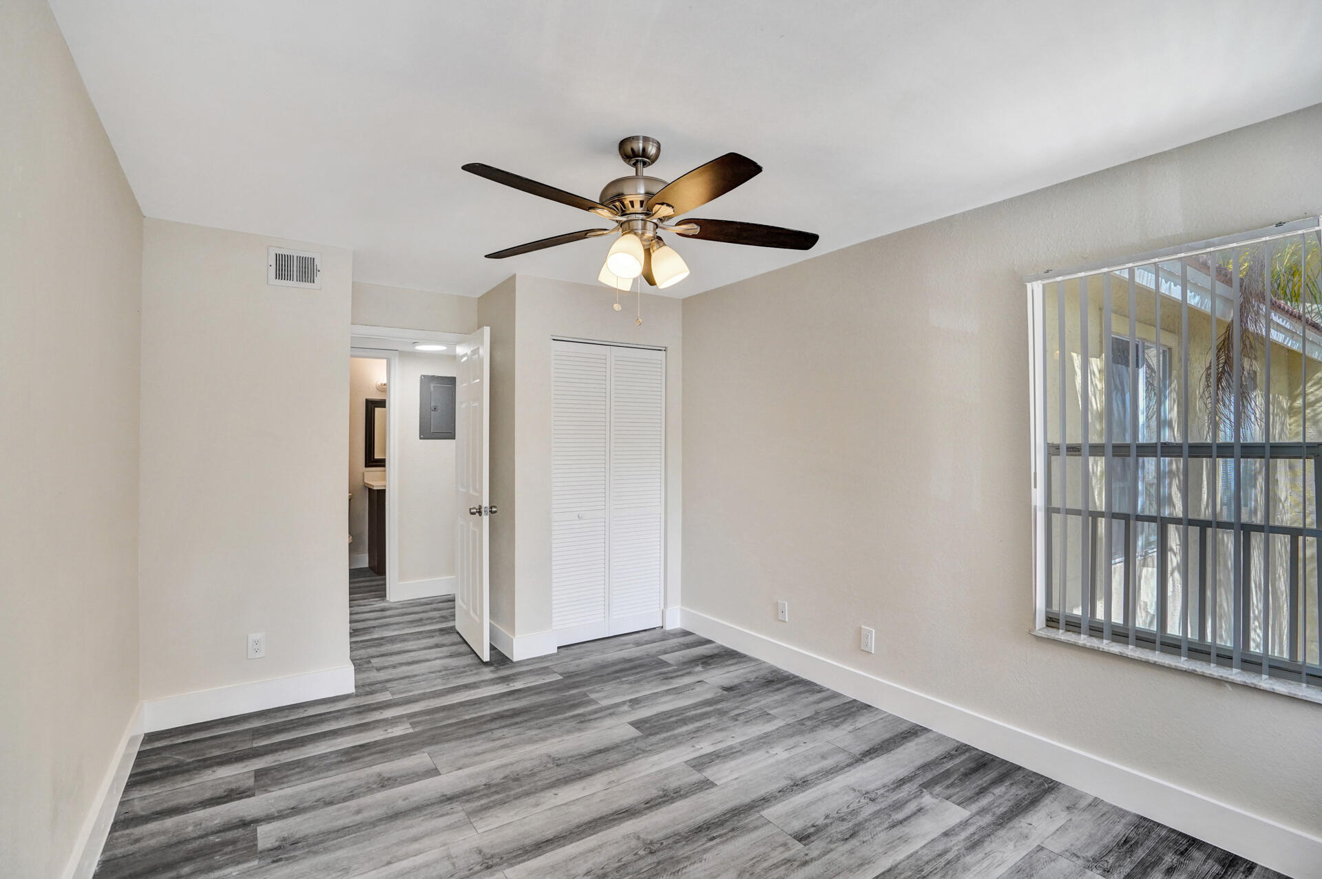 ISLES AT LAGO MAR CONDO - Residential Lease