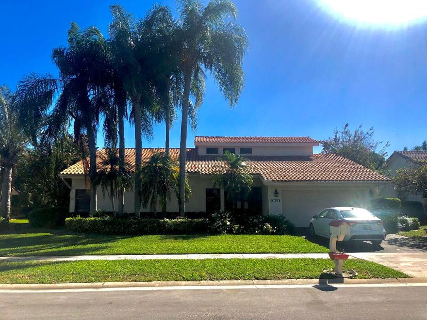 WOW!! reduced for a quick sale ,highest and best wins. Location, Location, Escondido offers the lowest HOAs in Boca Raton. This very spacious home features tiles through out, master bedroom and 2 bedrooms on main level, spiral stairs leads to , Loft and 4th Bedroom or study.  2.5 baths. SS appliances. Atrium, Plenty of space for the whole family. Needs TLC ,priced as so. and updates. So much potential for entertaining, Private pool and beautiful Lake view.Pet friendly neighborhood. Close to Glades rd, shopping, restaurants and entertainment. 24hr man gated community.
