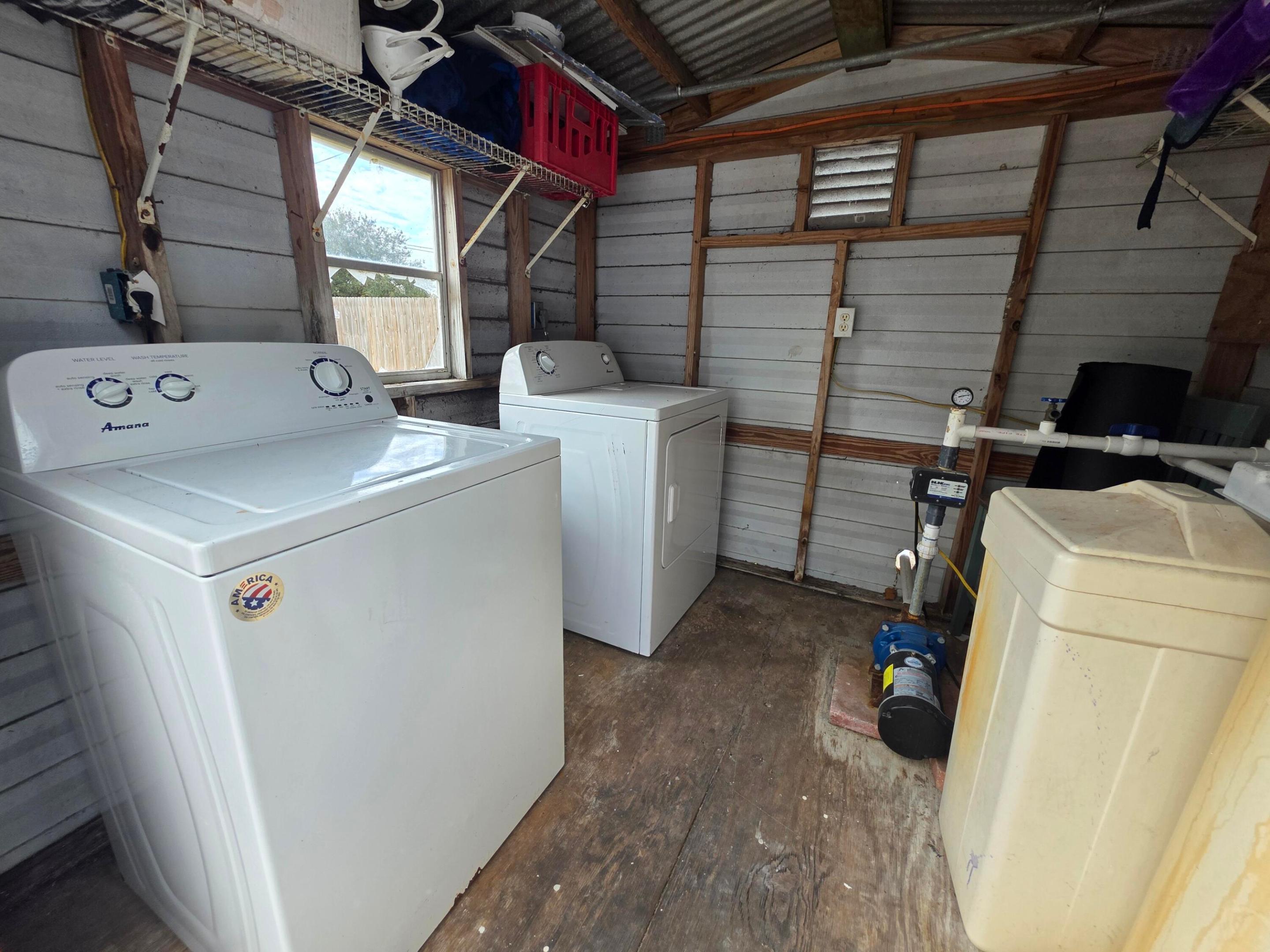 LOXAHATCHEE GROVES - Residential