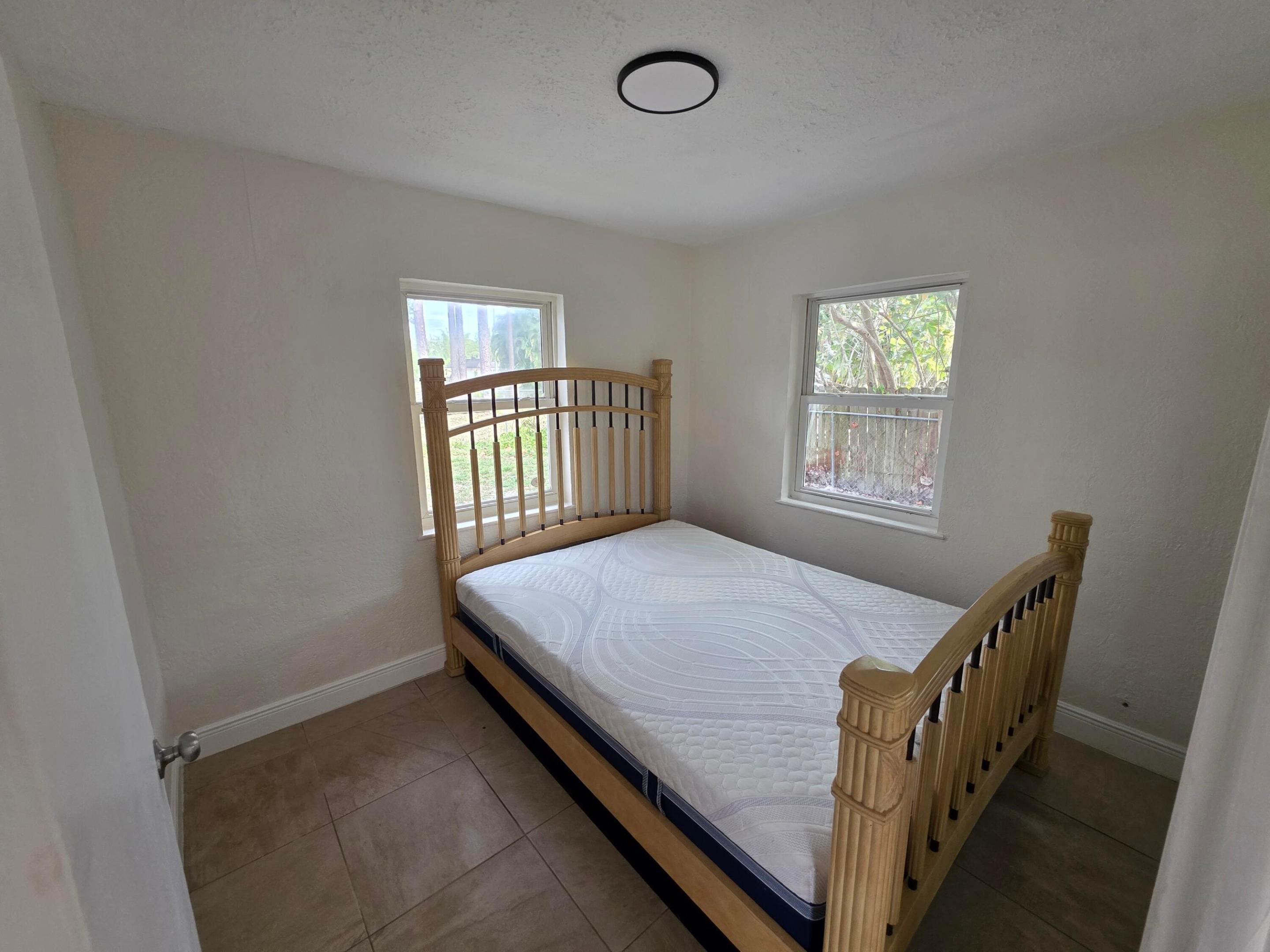 LOXAHATCHEE GROVES - Residential