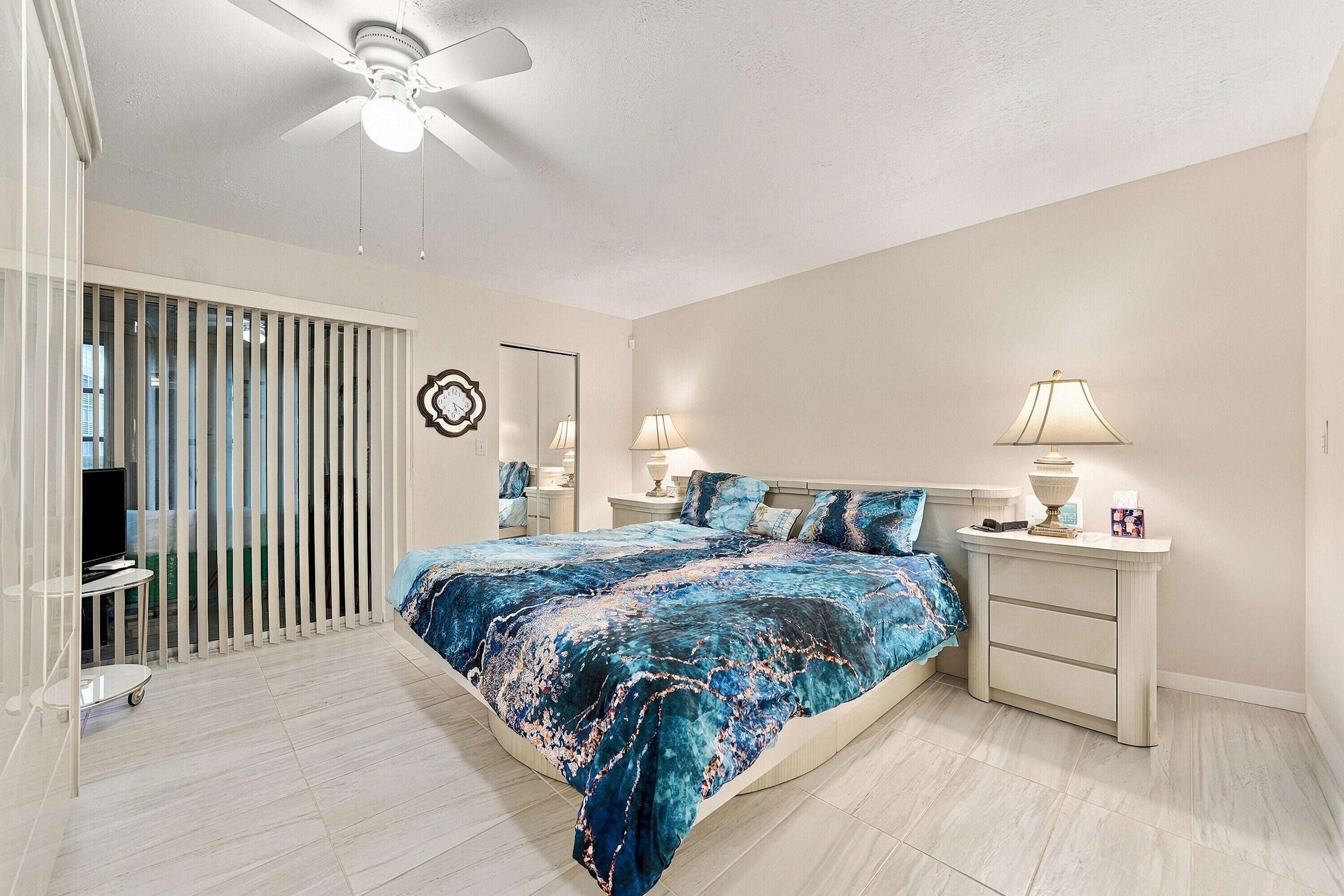 2903 VICTORIA Circle C1
