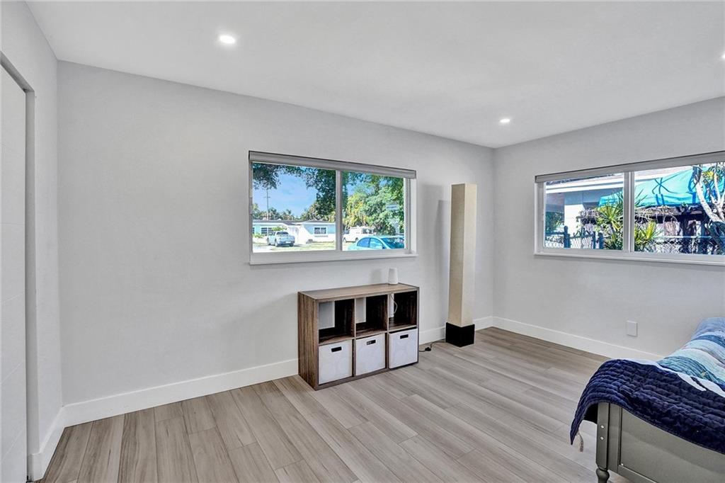 LLOYD ESTATES - Residential