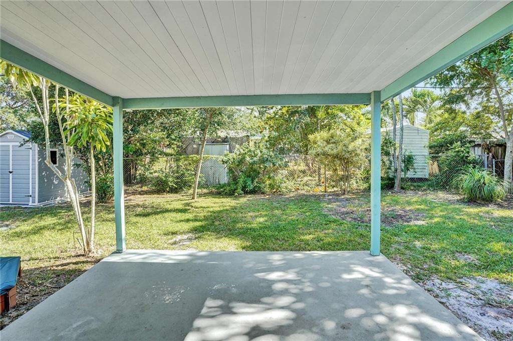 LLOYD ESTATES - Residential