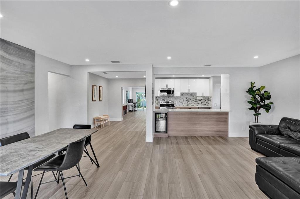 LLOYD ESTATES - Residential