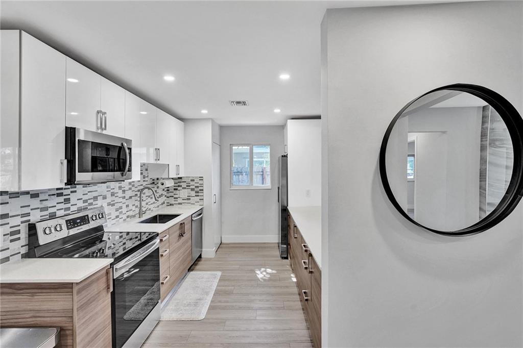 LLOYD ESTATES - Residential