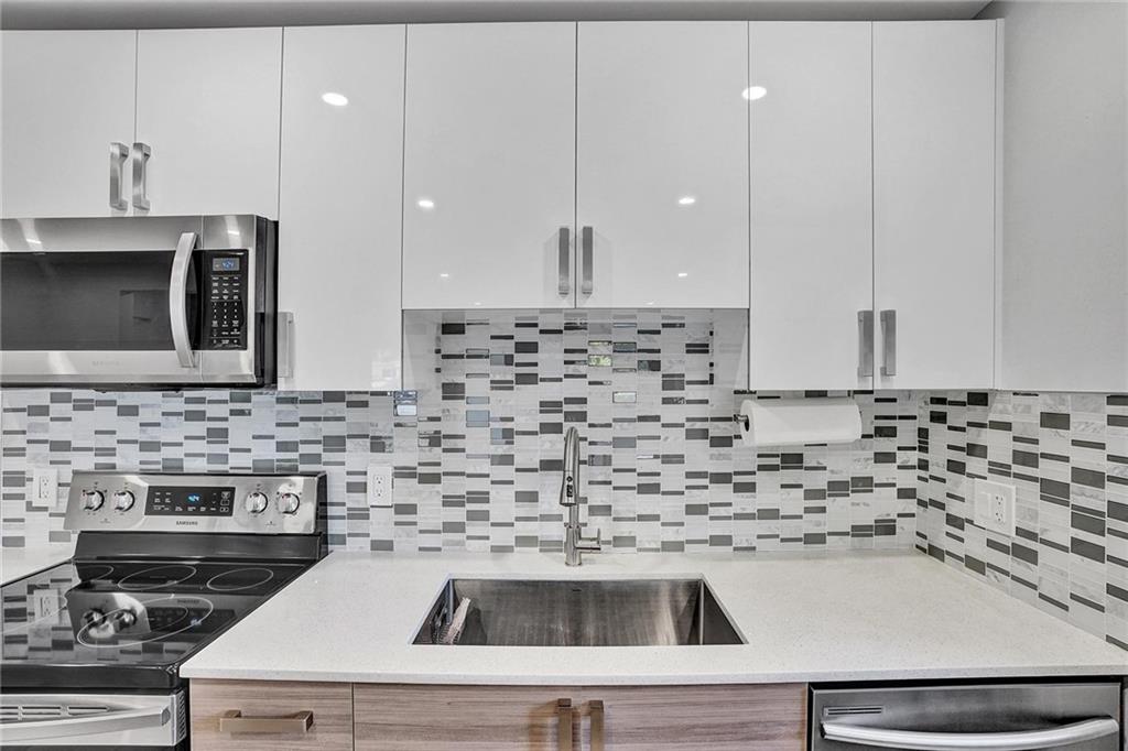 LLOYD ESTATES - Residential