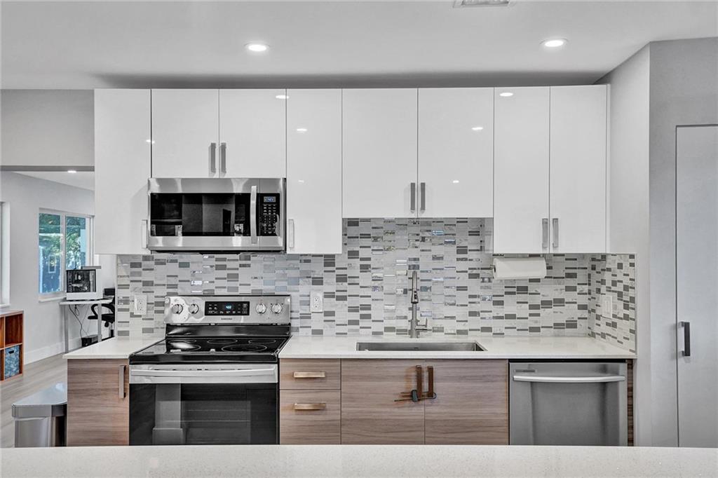 LLOYD ESTATES - Residential