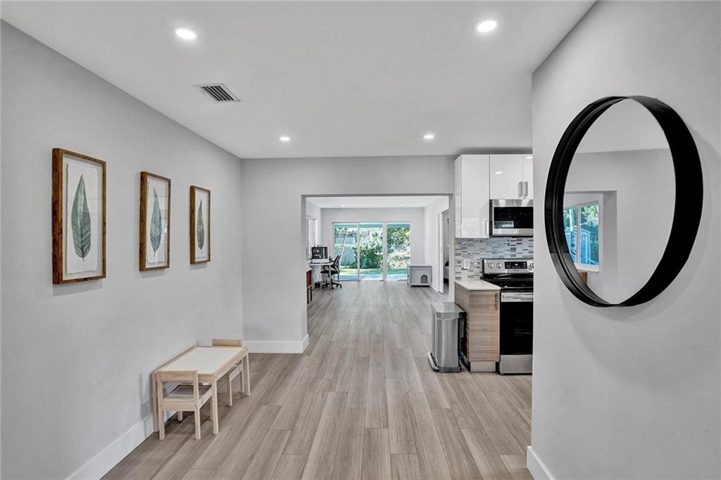 LLOYD ESTATES - Residential