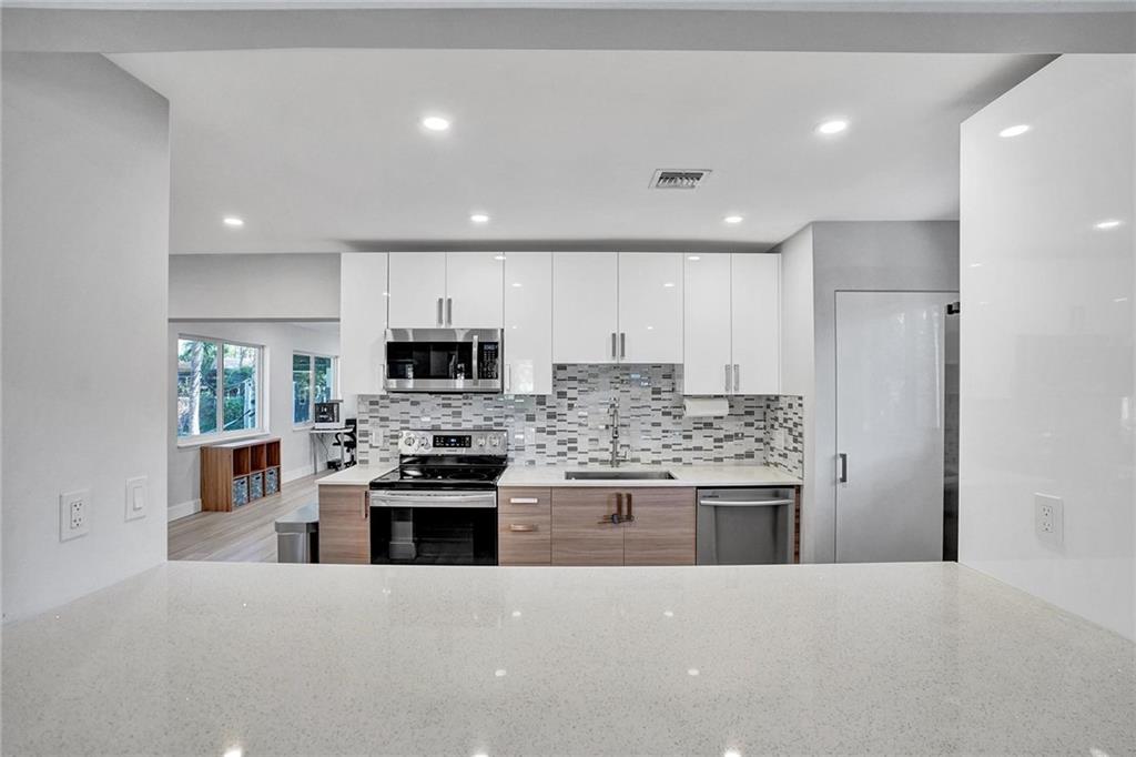 LLOYD ESTATES - Residential