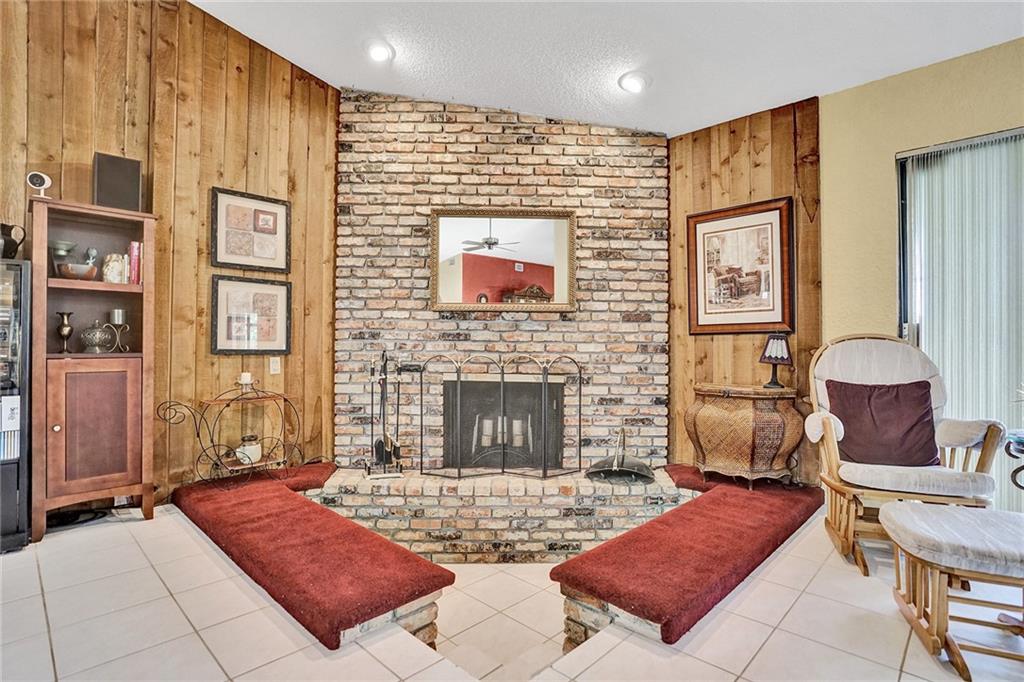 Shadow Wood 80-38 B - Residential
