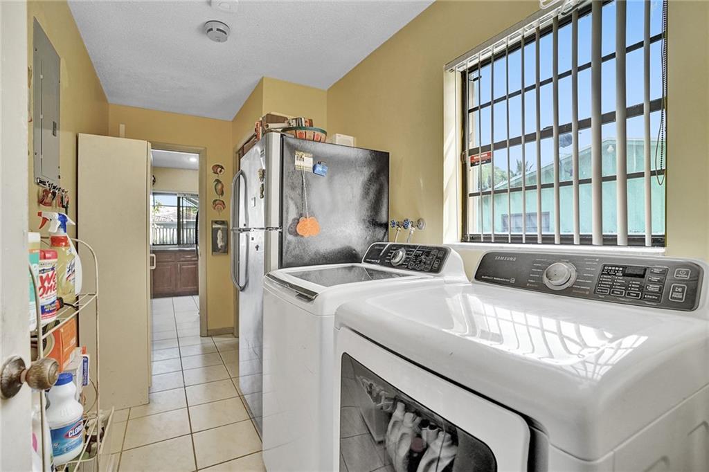 Shadow Wood 80-38 B - Residential
